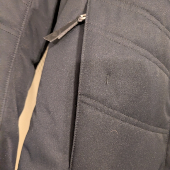 Obermeyer Women's Black Winter/Ski Jacket with Detachable Faux Fur Hood - Picture 4 of 16